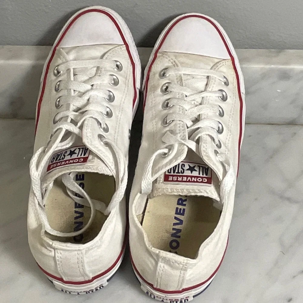 Converse White Chuck Taylor All-Star Sneakers Mens 5/Women’s 7